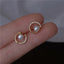 Boucles d'oreilles clous simples en forme de C pour femmes, bijoux exquis en perles et cristaux ronds