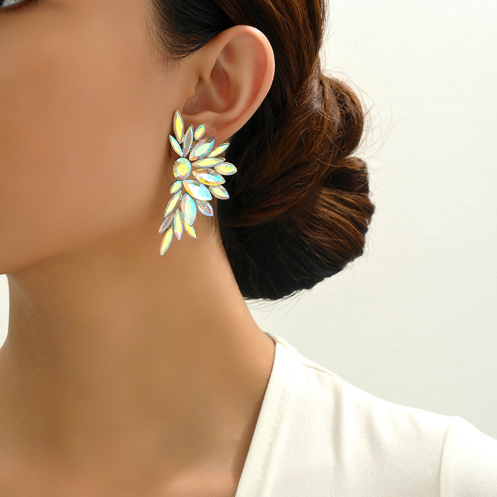 Boucles d'oreilles clous de luxe en cristal en forme d'ailes, strass scintillants, bijoux élégants pour femmes, soirée, mariage, bal de promo