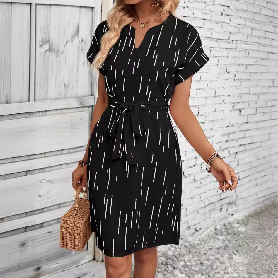 Robe à manches chauve-souris fendue au col avec ceinture à imprimé intégral pour femme
