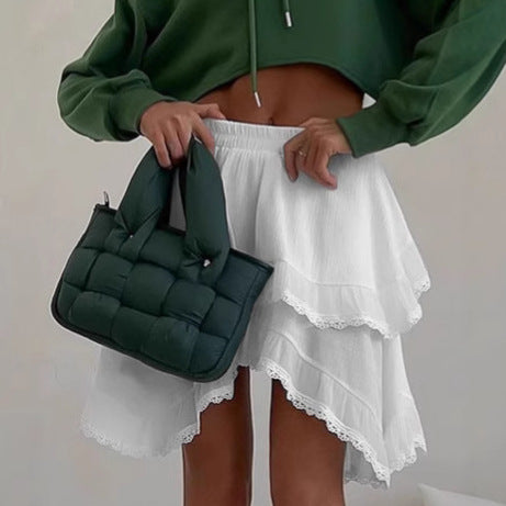 Robe à gâteau en dentelle blanche à double épaisseur avec un sens du design printanier pour femmes