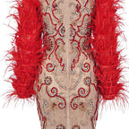Robe longue en maille rouge ornée de plumes et de strass pour femme à manches longues