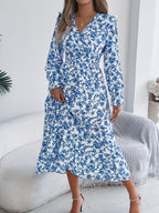 Robe longue élégante à col en V croisé avec motif floral, taille ajustée et ourlet à volants pour femme