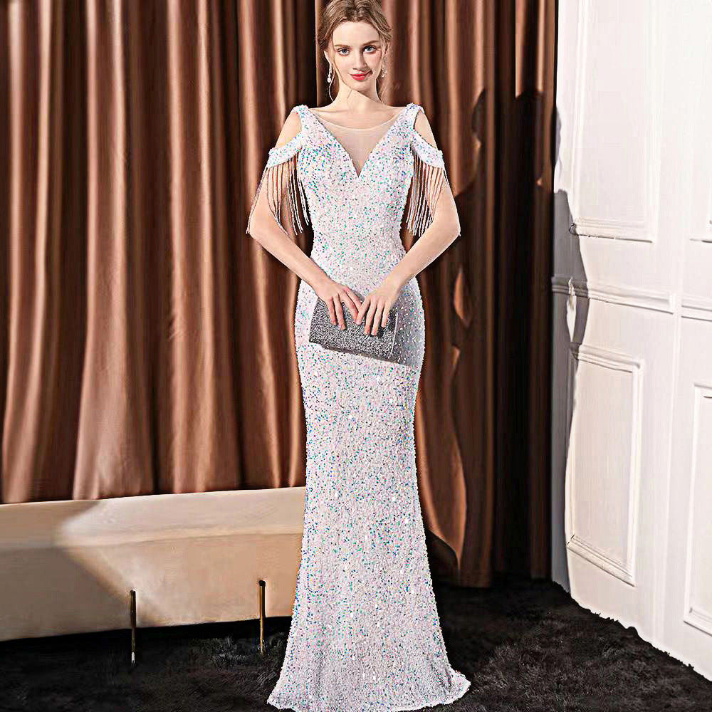 Robe longue sirène cintrée à sequins