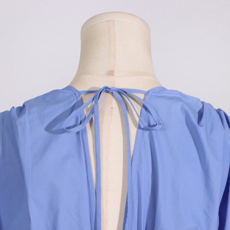 Robe taille haute en dentelle à col en V avec lacets, plis et broderies florales
