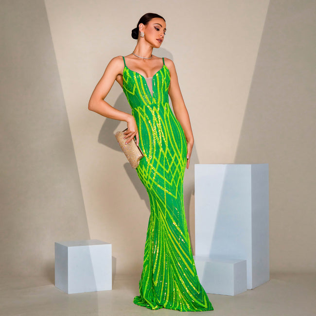 Robe de soirée sirène à bretelles et col en V brodée de sequins Main Image