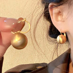 Boucles d'oreilles clous fleur minimalistes style japonais en or - Bijoux délicats et élégants en alliage floral pour femme, pour un usage quotidien.