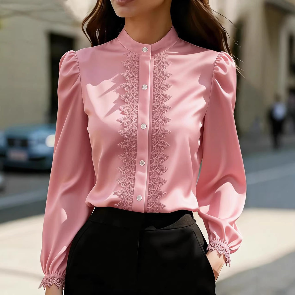 Haut chemise en satin avec patchwork de dentelle et col montant pour femme