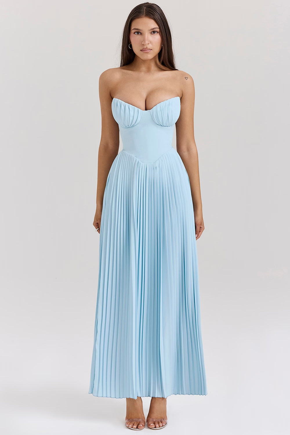 Robe plissée élégante sans manches à col en V