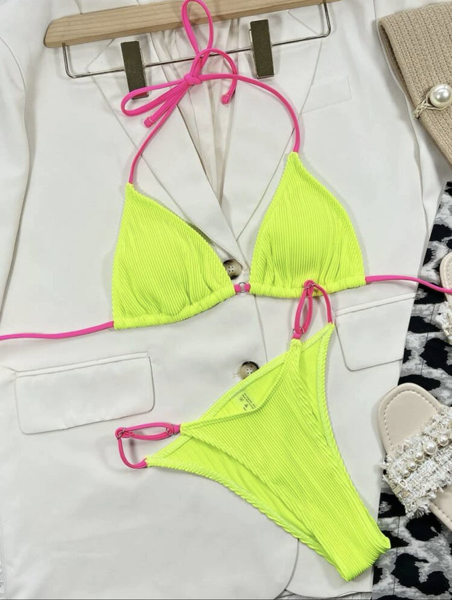 Maillot de bain bikini en velours uni pour femme Main Image