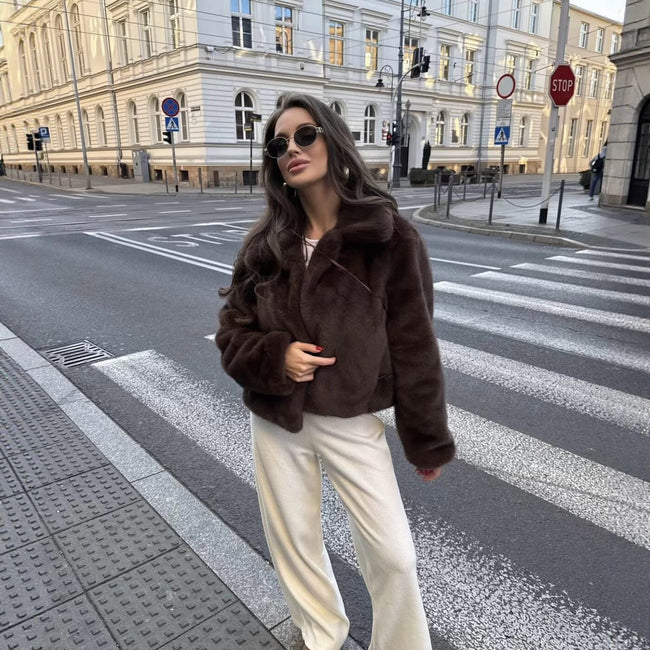 Veste femme ample et tendance à revers effet fourrure artificielle Hover Image