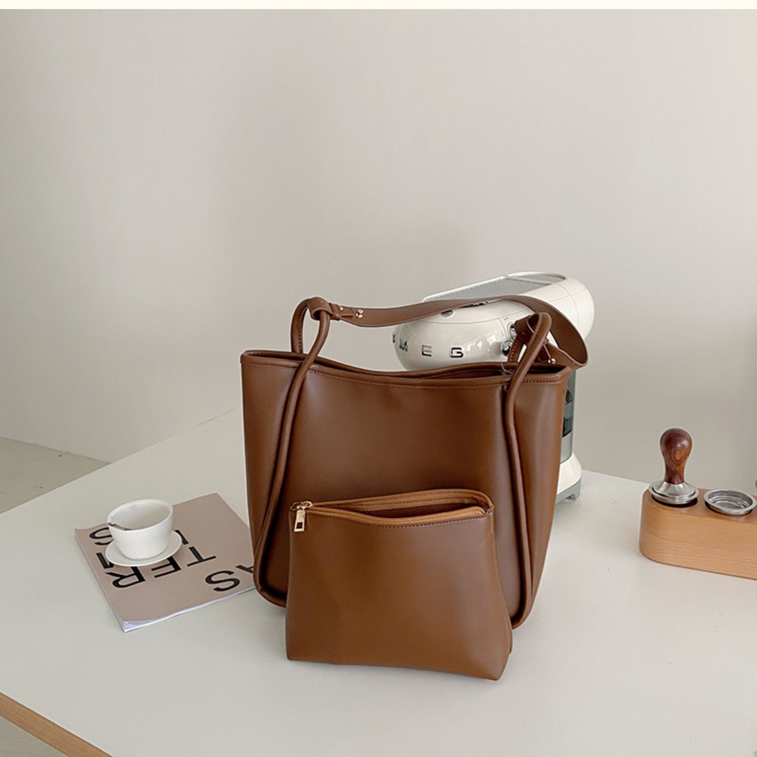 Grand sac à main en cuir souple pour femme