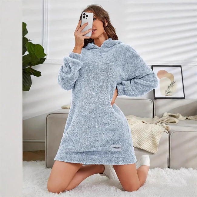 Robe à capuche et manches longues en peluche pour femme Main Image