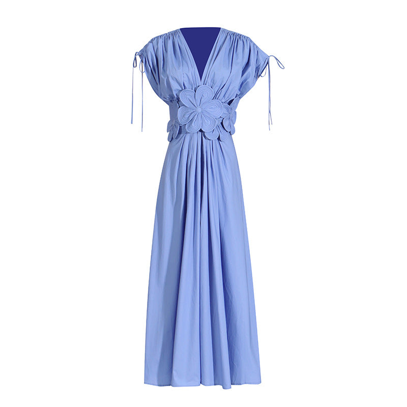 Robe taille haute en dentelle à col en V avec lacets, plis et broderies florales