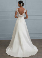 Robe de mariée sirène en dentelle traînante, asymétrique et décolletée en V