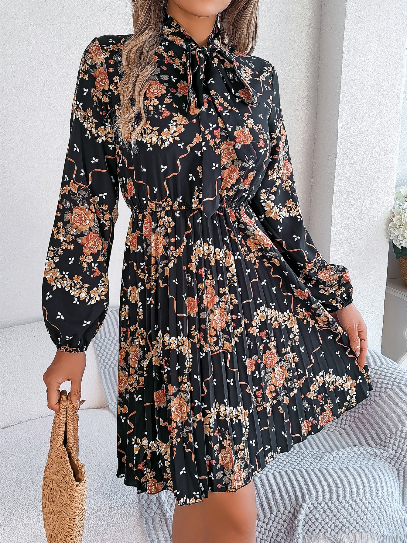 Robe longue plissée élégante à manches longues et taille nouée à imprimé floral pour femme