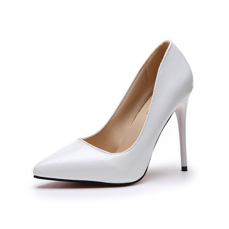 Talons aiguilles et talons larges pour femmes