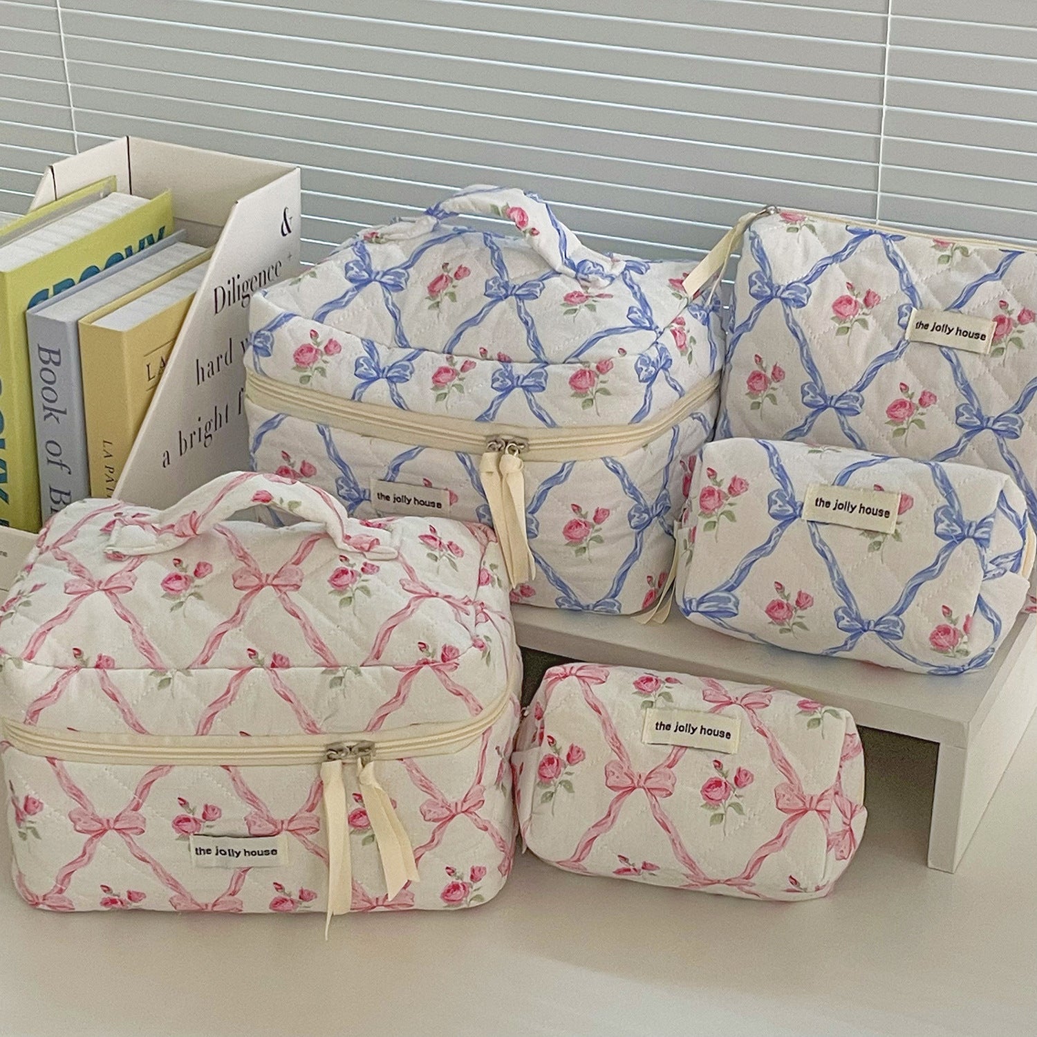 Trousse de maquillage grande capacité à nœud papillon