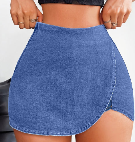 Mini-short en jean moulant pour femme