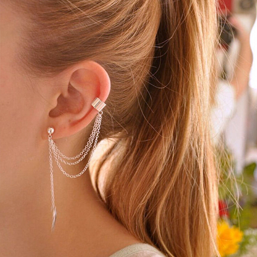 Boucles d'oreilles pendantes en forme de feuille de métal avec pompon pour femmes