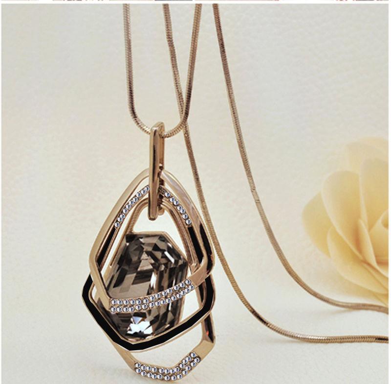 Colliers et pendentifs longs pour femme