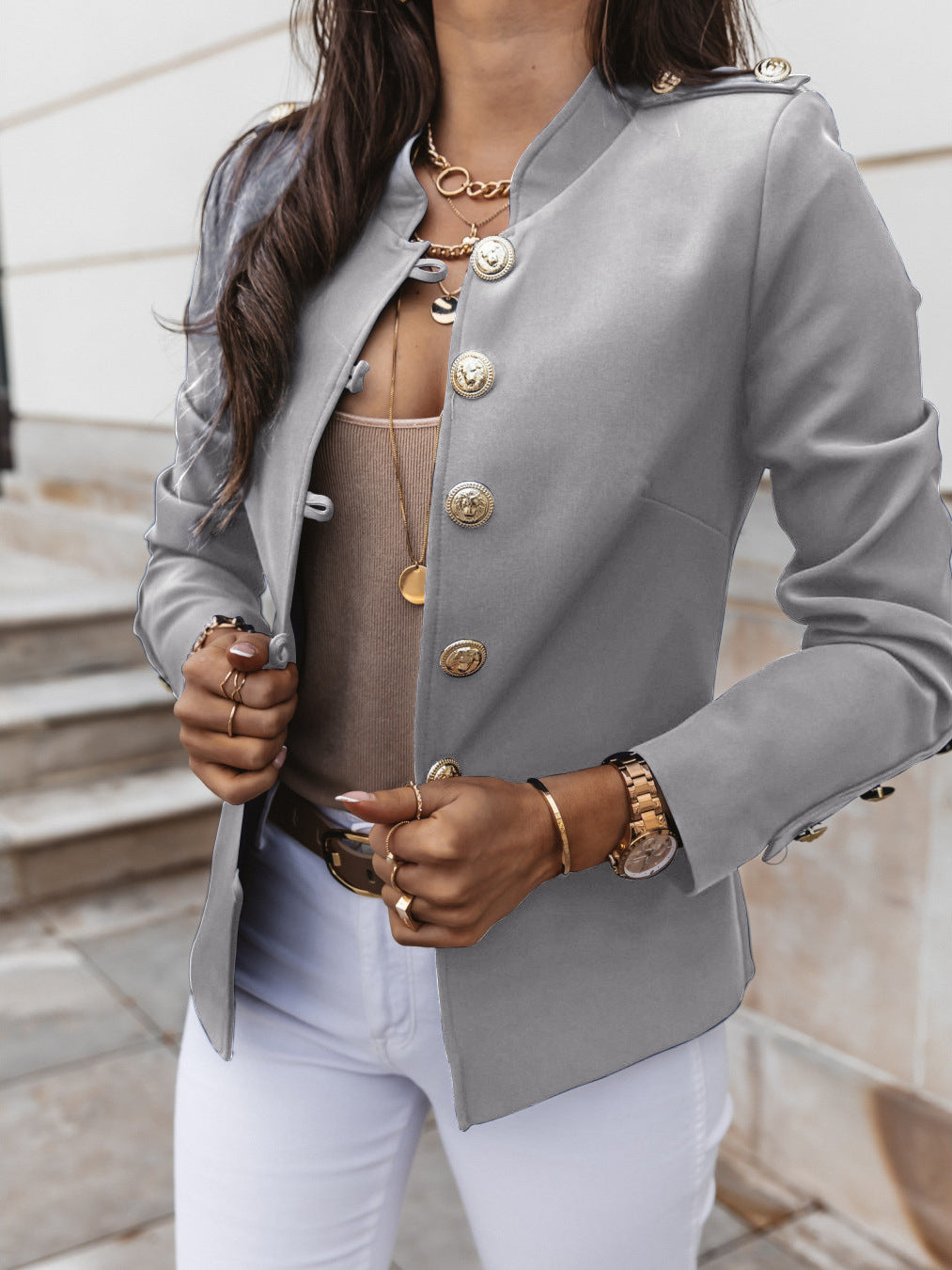Petit blazer à manches longues et coupe ajustée