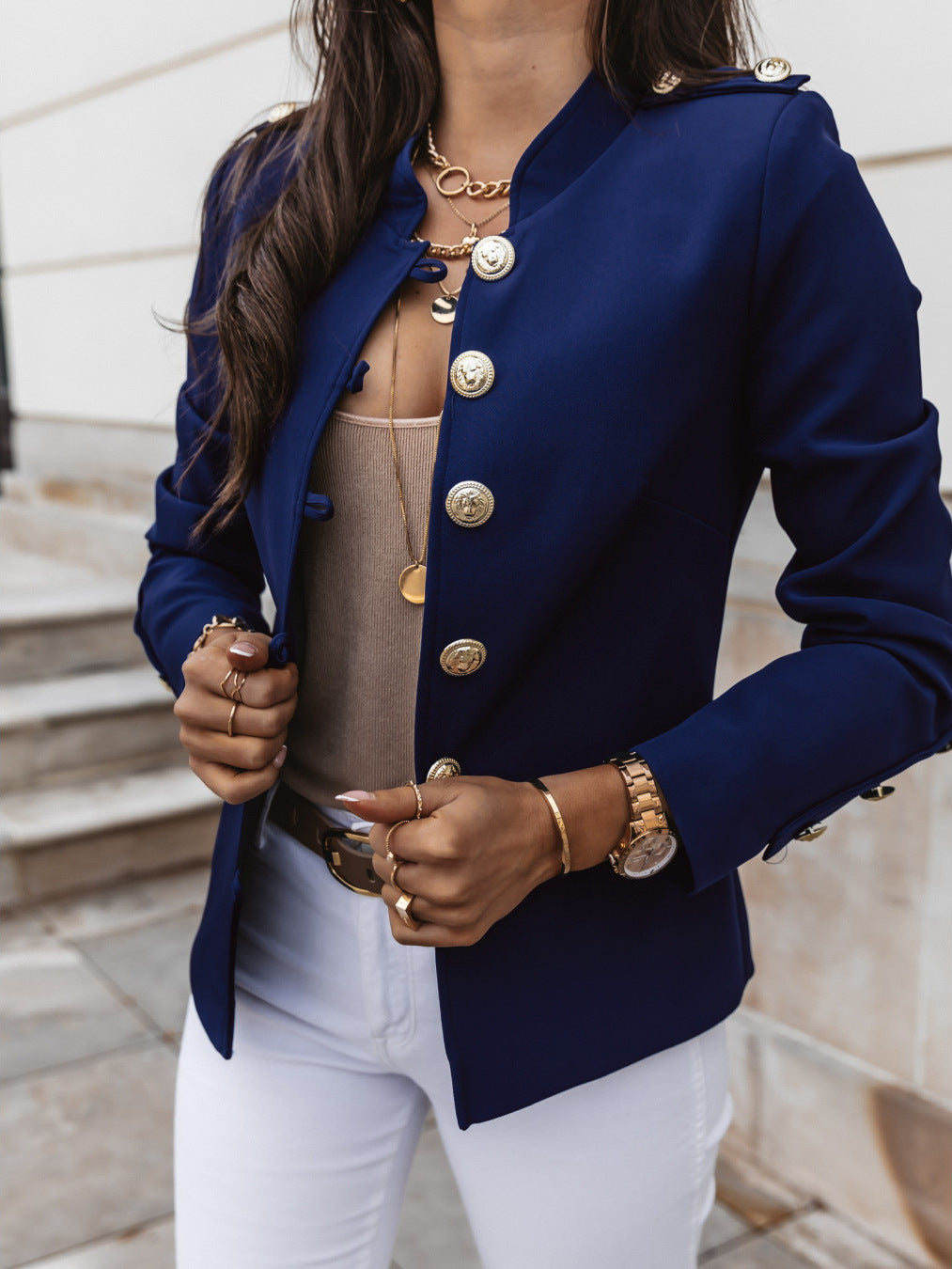 Petit blazer à manches longues et coupe ajustée