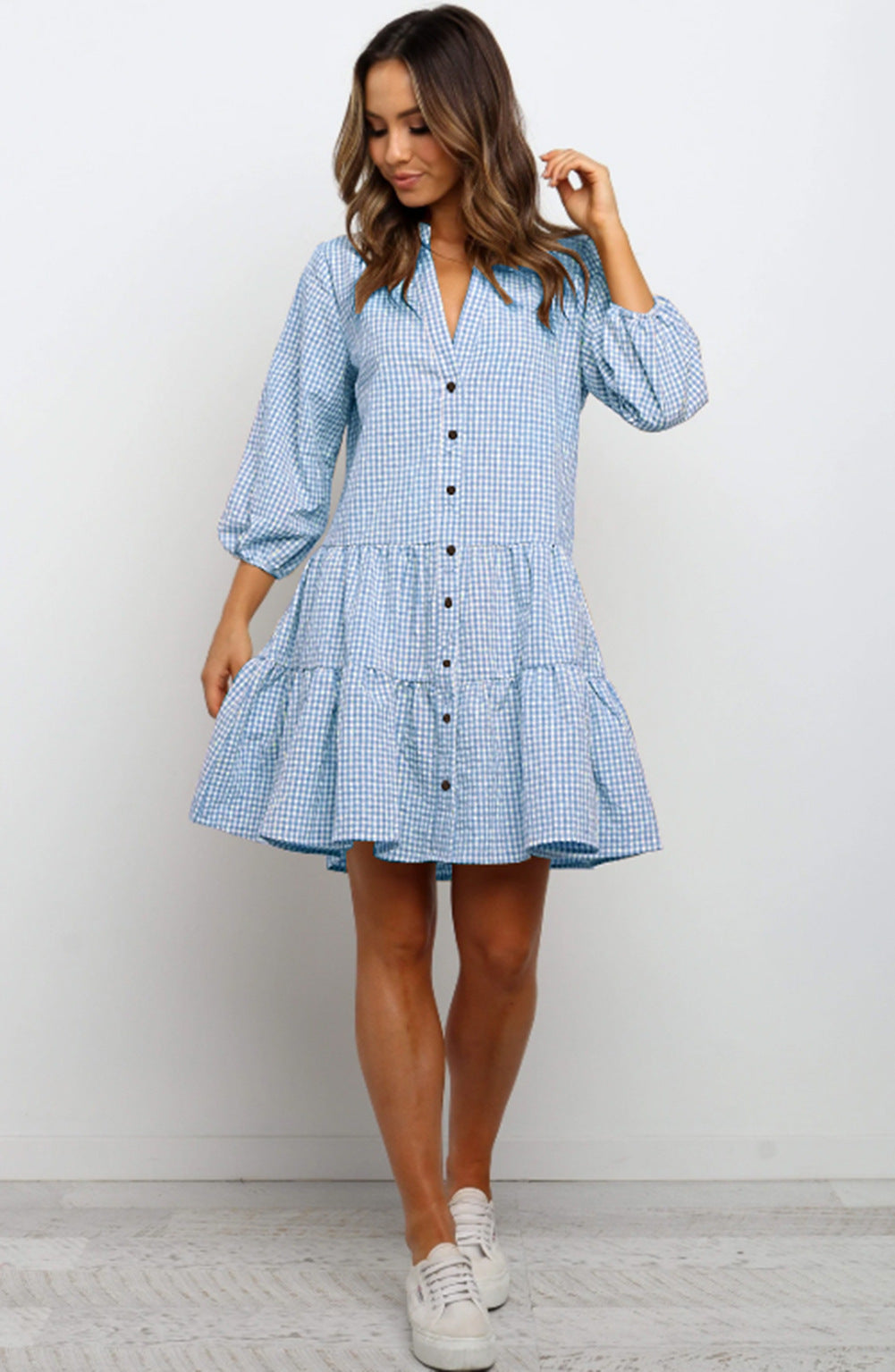 Robe à carreaux imprimée à volants, col en V, boutonnée, manches trois-quarts pour femme