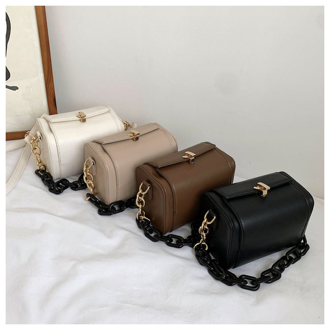 Sac à main de luxe à chaîne pour femme, couleur unie, sac cabas carré, sac à main de créateur en cuir PU de haute qualité pour femme, sac à bandoulière vintage Main Image