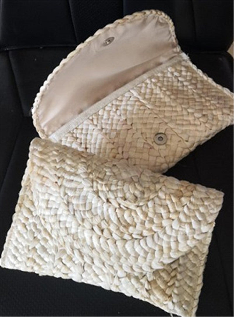 Pochette en cosse de maïs tressée de loisirs