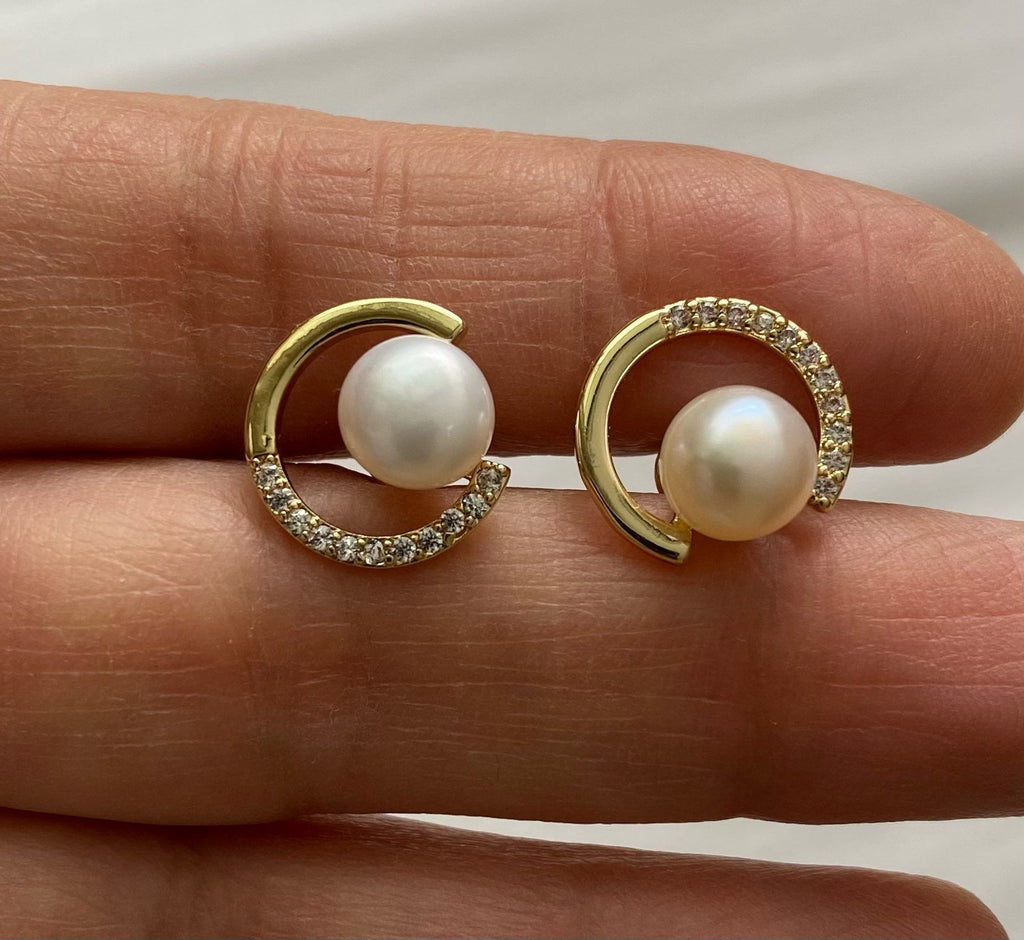 Boucles d'oreilles clous simples en forme de C pour femmes, bijoux exquis en perles et cristaux ronds