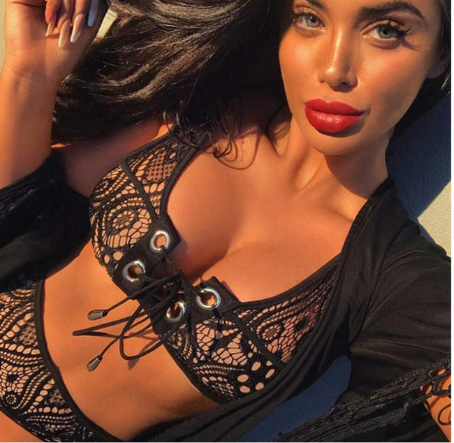 Nouvel Ensemble de Sous-vêtements Femme Sexy Lingerie Entrejambe Chaud Soutien-gorge à Pois Culotte Lingerie Trois Pièces Soutien-gorge Transparent Main Image