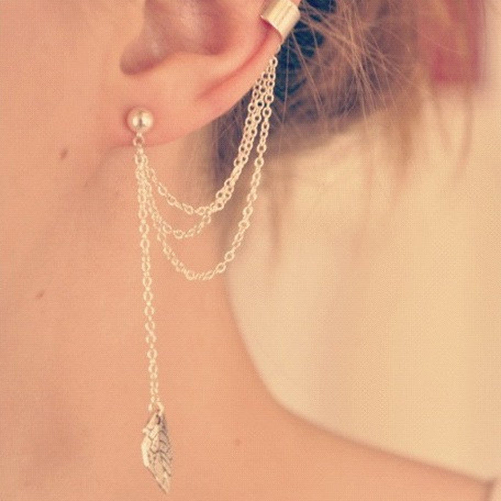 Boucles d'oreilles pendantes en forme de feuille de métal avec pompon pour femmes