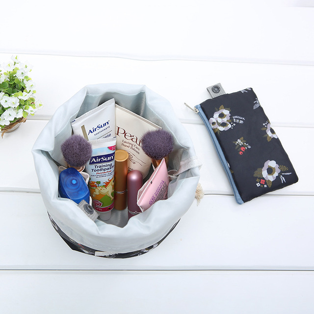 Trousse de toilette et trousse à maquillage classiques