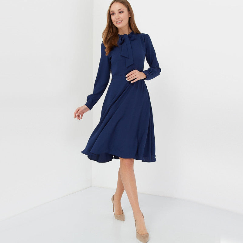 Robe unie à manches longues et de longueur genou