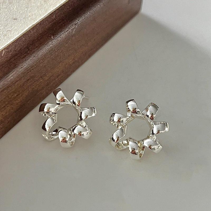 Boucles d'oreilles clous tendance cercle torsadé pour femmes, style simple, tempérament, couleur or, hyperbole, bijoux pour un usage quotidien, cadeaux de fête