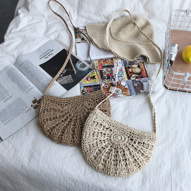 Sac en paille tricoté pour femme, petit sac à main en demi-cercle avec pompon, pour l'été, sac à bandoulière en rotin, pochette pour clés et monnaie Main Image