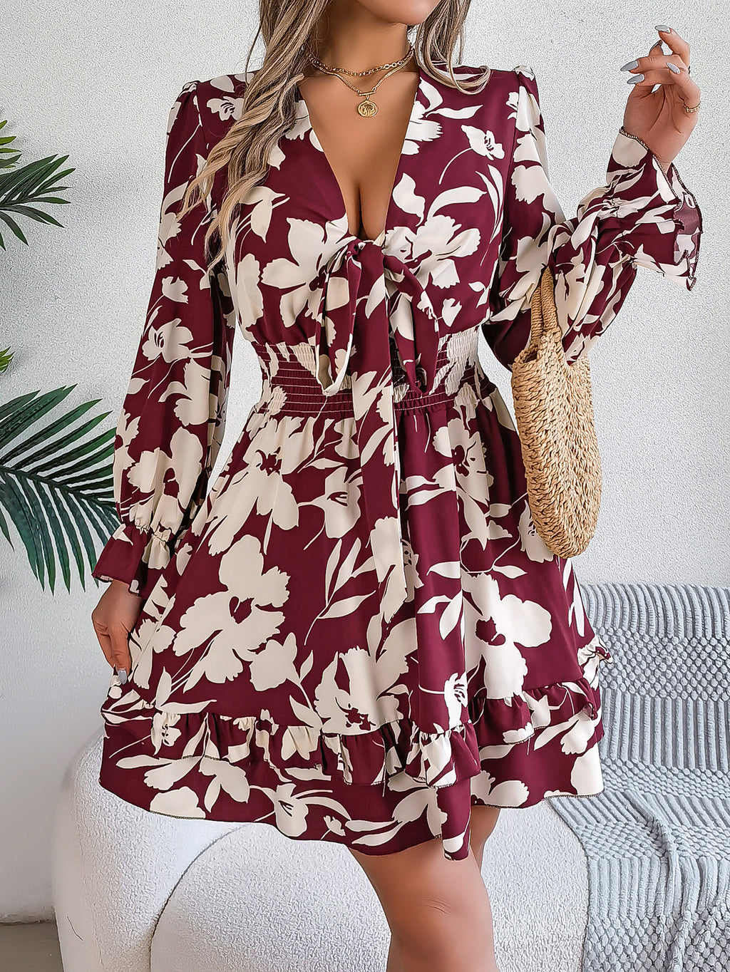 Robe trapèze à manches longues à ourlet festonné et imprimé floral pour femme