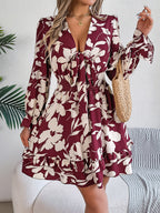 Robe trapèze à manches longues à ourlet festonné et imprimé floral pour femme