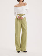 Ensemble veste de costume verte cintrée et pantalon taille haute