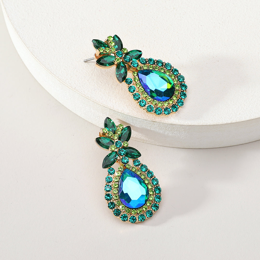 Boucles d'oreilles clous en forme de goutte, incrustées de strass multicolores étincelants, pour femme, luxueuses, élégantes, idéales pour les fêtes, bals de promo, ou comme accessoires de bijoux formels