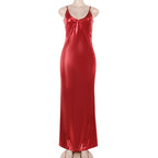 Robe brillante à fines bretelles et coupe ajustée pour femme