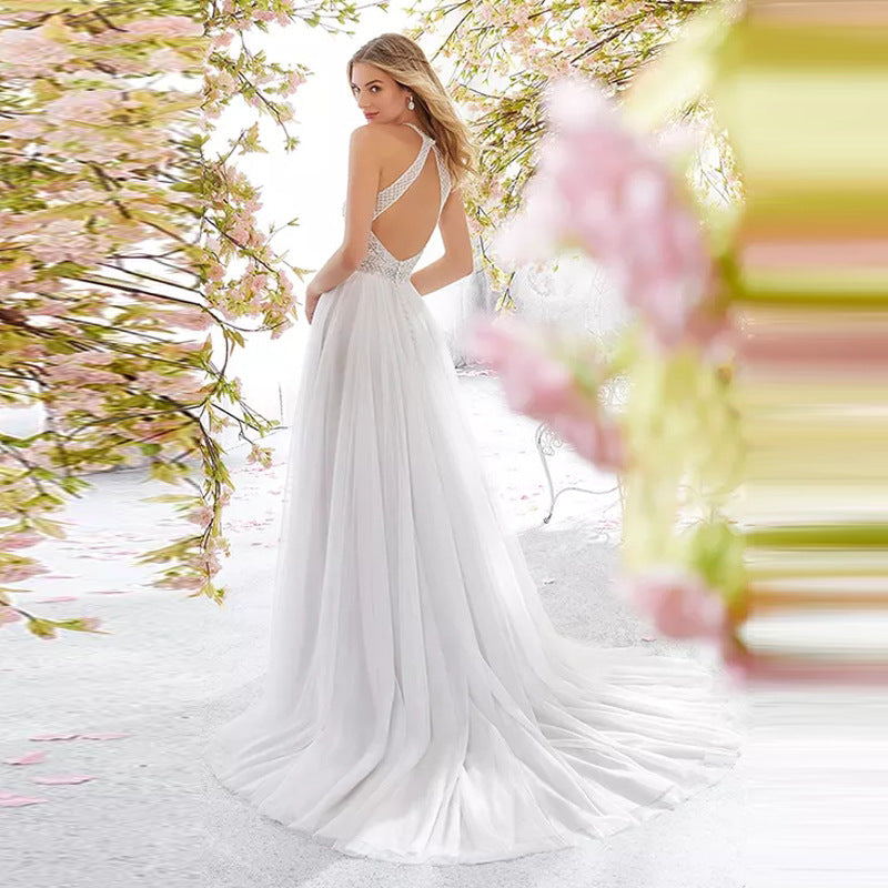 Robe de mariée bustier sans manches avec jupe longue ajustée