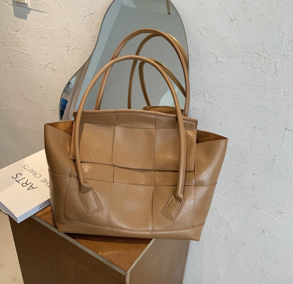 Single shoulder bag