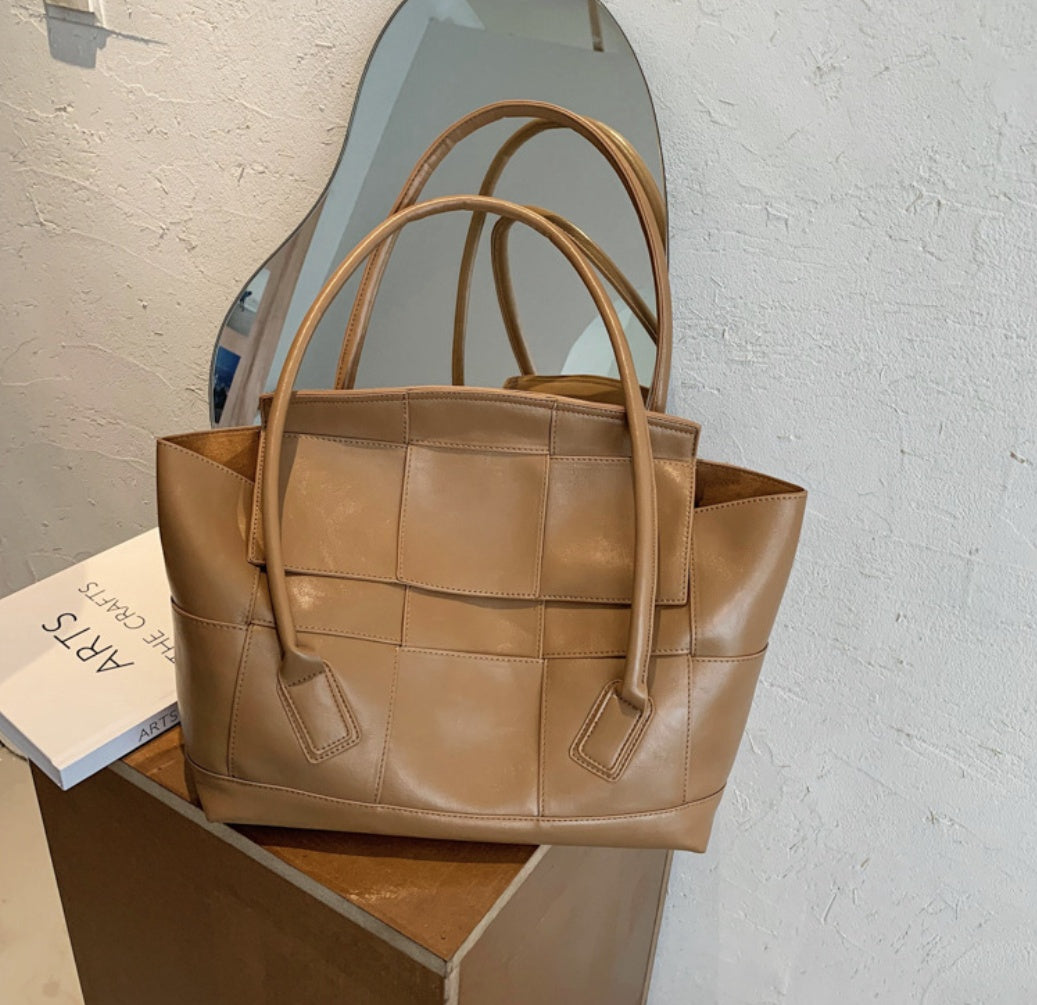 Single shoulder bag