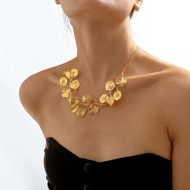 Boucles d'oreilles Collier Luxe Métal Feuille Boucles d'oreilles Ras du cou Pour Femme Bijou Personnalité Cadeau Hover Image
