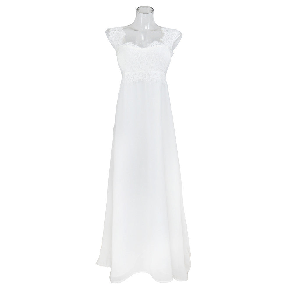 Robe en dentelle avec surpiqûres visibles