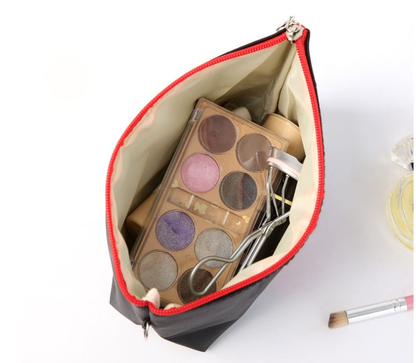 Trousse de maquillage plate en nylon avec angle