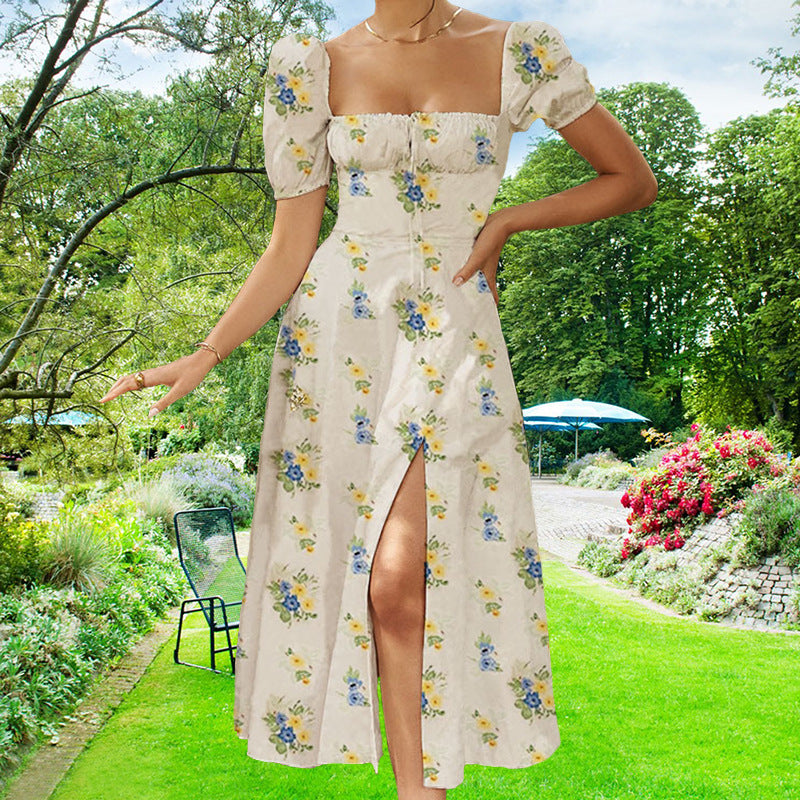 Robe à fines bretelles fleurie moulante pour femme