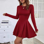 Robe rouge simple et épurée, style européen et américain