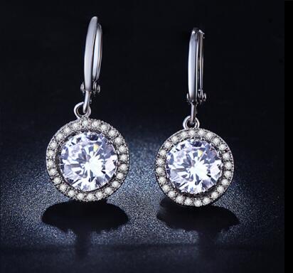 Créoles vintage rondes en argent de haute qualité avec zircons cubiques pour femme, bijoux anti-allergiques Hover Image